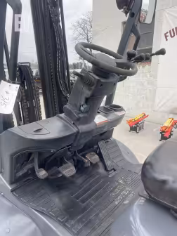 Generation-Toyota  8FDU Forklifts-interior