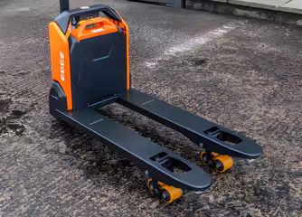 Generation-Toyota Tyro LHE Pallet trucks-attachments