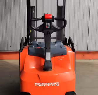 Generation-Toyota Staxio SWE Pallet stackers-interior