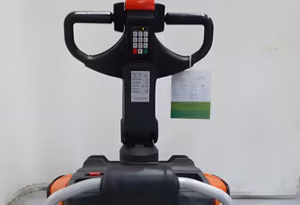 Generation-Toyota Levio LPE Pallet trucks-interior