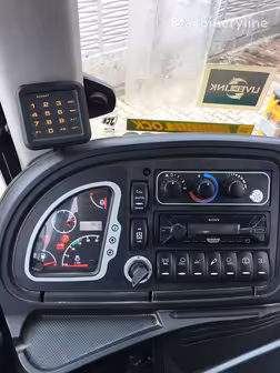 Generation-JCB 5CX Backhoe loaders-interior
