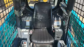 Generation-IHI CL35 Compact track loaders-interior