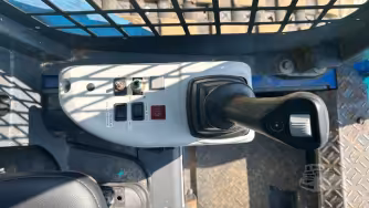 Generation-IHI CL35 Compact track loaders-interior