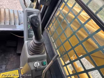 Generation-Gehl CTL80 Compact track loaders-interior