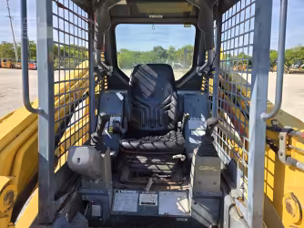 Generation-Gehl CTL85 Compact track loaders-interior