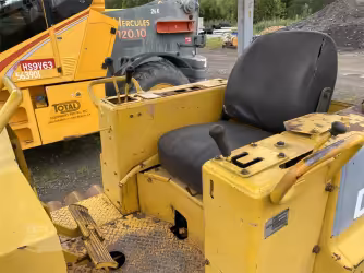 Generation-Komatsu D21 Crawler dozers-interior