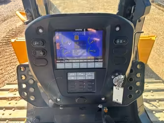 Generation-Komatsu D37 Crawler dozers-interior