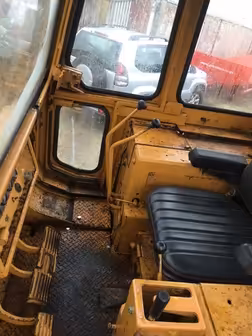 Generation-Komatsu D50S Crawler loaders-interior
