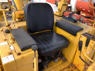 Generation-Komatsu D58 Crawler dozers-interior
