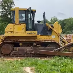 Generation-Komatsu D87 Crawler dozers-video