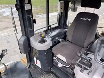 Generation-Komatsu DP61 Crawler dozers-interior