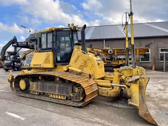 Generation-Komatsu DP61 Crawler dozers-exterior