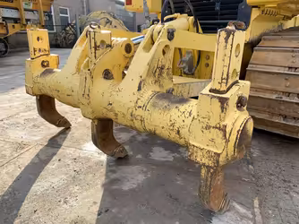 Generation-Komatsu DP61 Crawler dozers-attachments