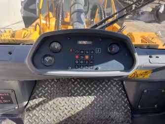 Generation-Liebherr LR624 Crawler loaders-interior