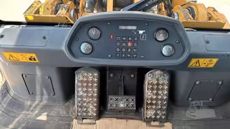Generation-Liebherr LR634 Crawler loaders-interior
