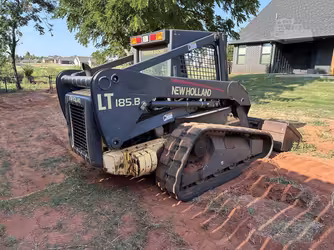 Generation-New holland LT185 Compact track loaders-exterior