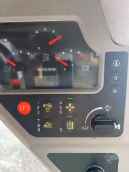 Generation-Volvo MCT110 Compact track loaders-interior