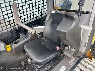 Generation-Volvo MCT135 Compact track loaders-interior