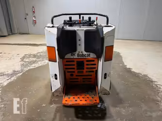 Generation-Bobcat MT85 Compact track loaders-interior