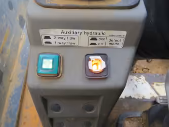 Generation-Mustang MTL20 Compact track loaders-interior