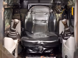 Generation-Terex PT100 Compact track loaders-interior