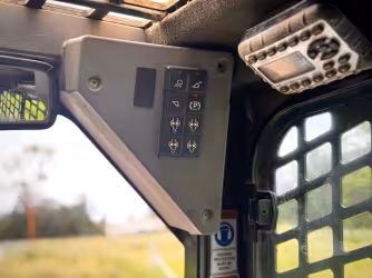 Generation-Terex PT100 Compact track loaders-interior