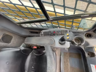 Generation-Gehl RT210 Compact track loaders-interior