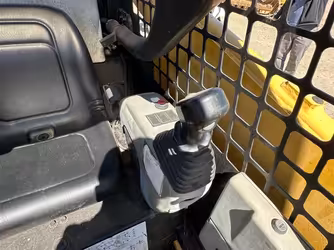 Generation-Komatsu SK1020 Compact track loaders-interior