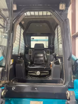 Generation-Sunward SWTL45 Compact track loaders-interior