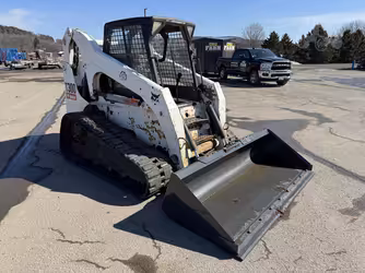 Generation-Bobcat T300 Compact track loaders-exterior