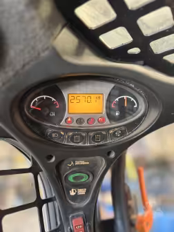 Generation-Bobcat T630 Compact track loaders-interior