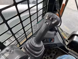 Generation-Bobcat T740 Compact track loaders-interior