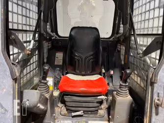 Generation-Takeuchi TL130 Compact track loaders-interior