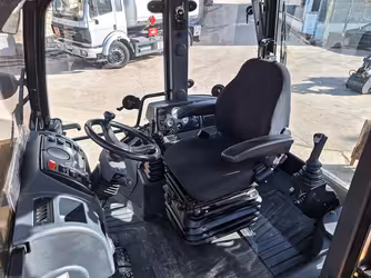 Generation-Mecalac TLB8 Backhoe loaders-interior