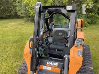 Generation-Case TR310 Compact track loaders-interior