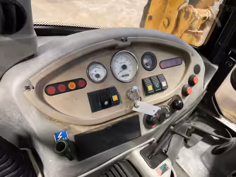 Generation-Komatsu WB140 Backhoe loaders-interior
