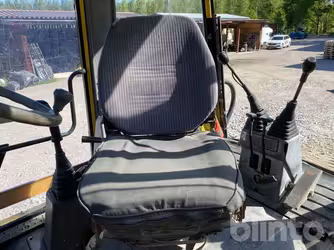 Generation-Komatsu WB98 Backhoe loaders-interior