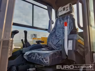 Generation-XCMG XE60 Mini excavators-interior
