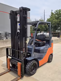 Generation-Toyota 8FGCU25 Forklifts-exterior