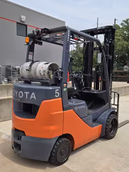 Generation-Toyota 8FGCU25 Forklifts-exterior