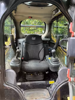 Generation-Cat 257 Compact track loaders-interior