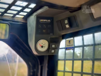 Generation-Cat 247 Compact track loaders-interior