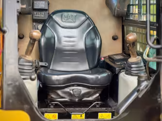 Generation-Cat 247 Compact track loaders-interior