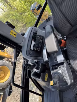 Generation-Cat 444 Backhoe loaders-interior