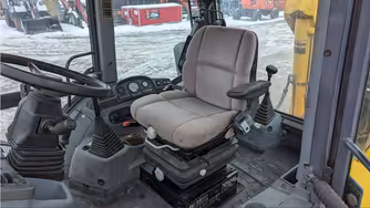 Generation-New holland 675 Backhoe loaders-interior