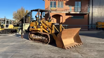 Generation-Cat 935 Crawler loaders-exterior
