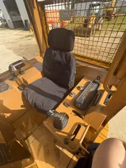 Generation-Cat 939 Crawler loaders-interior