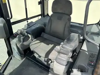 Generation-Cat D5 Crawler dozers-interior