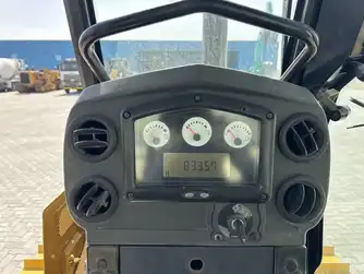 Generation-Cat D5 Crawler dozers-interior