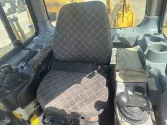 Generation-Komatsu D155A Crawler dozers-interior